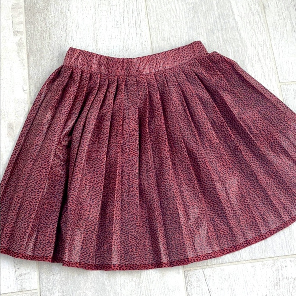Stylish girls mini leopard pleated plum skirt 🖤